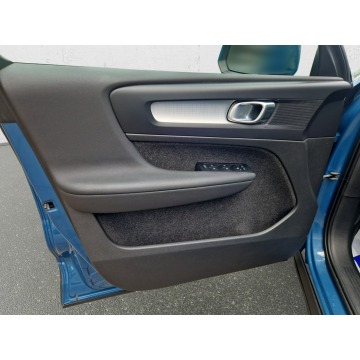 Volvo   SUV 2022,  2.0 benzyna, automat - Na sprzedaż za 115 850 zł - Warszawa - zdjęcie 10