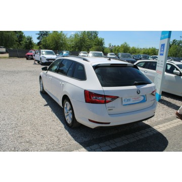 Skoda Superb  Kombi 2016,  2.0 diesel - Na sprzedaż za 37 900 zł - Warszawa - zdjęcie 8