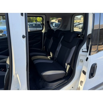 Fiat Doblo  Minivan/Van 2020,  1.6 diesel - Na sprzedaż za 48 800 zł - Pęcice - zdjęcie 11