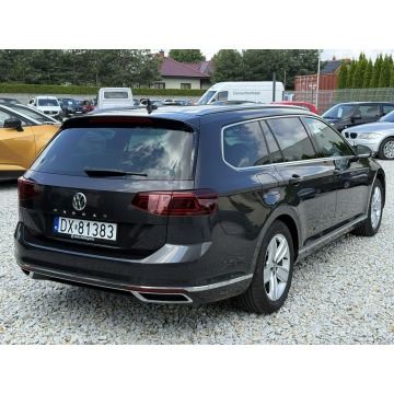 Volkswagen Passat  Kombi 2020,  2.0 diesel, automat - Na sprzedaż za 88 900 zł - Wrocław - zdjęcie 9