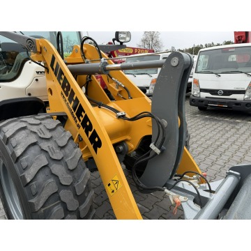 Liebherr L 506 Compact Łyżka + Widły Super Stan... - Pojazdy specjalistyczne - Widełki - zdjęcie 12