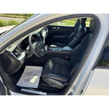 Volvo   SUV 2020,  2.0 benzyna, automat - Na sprzedaż za 91 900 zł - Sierakowice - zdjęcie 10