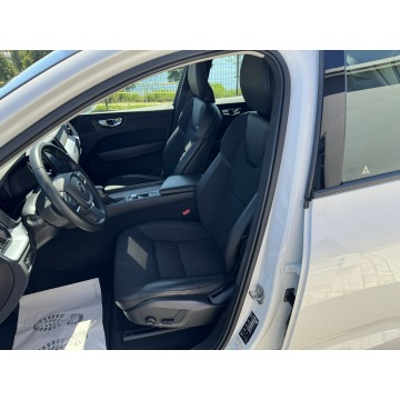 Volvo   SUV 2020,  2.0 benzyna, automat - Na sprzedaż za 91 900 zł - Sierakowice - zdjęcie 11