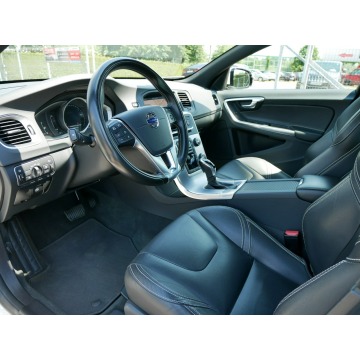 Volvo S60  Sedan/Limuzyna 2018,  2.0 diesel, automat - Na sprzedaż za 59 900 zł - Goczałkowice-Zdrój - zdjęcie 4