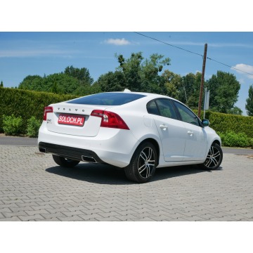 Volvo S60  Sedan/Limuzyna 2018,  2.0 diesel, automat - Na sprzedaż za 59 900 zł - Goczałkowice-Zdrój - zdjęcie 3