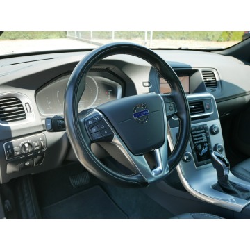 Volvo S60  Sedan/Limuzyna 2018,  2.0 diesel, automat - Na sprzedaż za 59 900 zł - Goczałkowice-Zdrój - zdjęcie 5