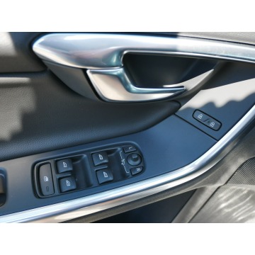 Volvo S60  Sedan/Limuzyna 2018,  2.0 diesel, automat - Na sprzedaż za 59 900 zł - Goczałkowice-Zdrój - zdjęcie 7