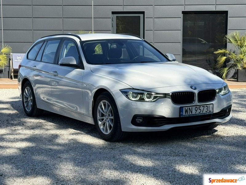 BMW Seria 3  Kombi 2019,  1.5 benzyna, automat - Na sprzedaż za 57 800 zł - Pęcice