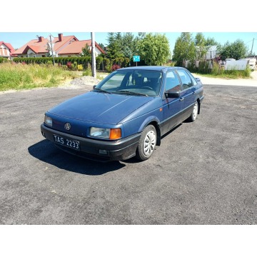 Volkswagen Passat  Sedan/Limuzyna 1992,  1.8 benzyna - Na sprzedaż za 1 600,00 zł - Tarnów - zdjęcie 2