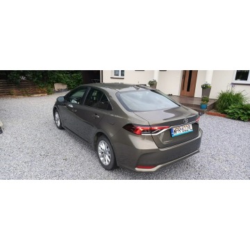 Toyota Corolla  Sedan/Limuzyna 2022,  1.5 benzyna - Na sprzedaż za 60 900 zł - Dąbrowa Górnicza - zdjęcie 4