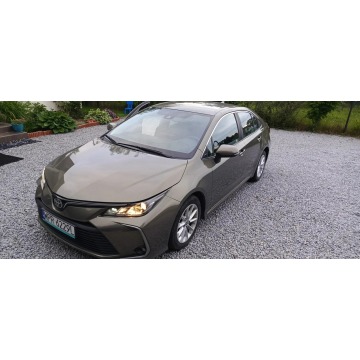 Toyota Corolla  Sedan/Limuzyna 2022,  1.5 benzyna - Na sprzedaż za 60 900 zł - Dąbrowa Górnicza - zdjęcie 2