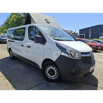 Opel Vivaro  Bus 2016,  1.6 diesel - Na sprzedaż za 53 000 zł - Cieszyn - zdjęcie 4