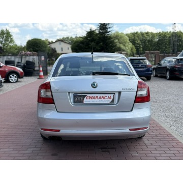 Skoda Octavia  Sedan/Limuzyna 2011,  1.4 benzyna - Na sprzedaż za 13 800 zł - Sade Budy - zdjęcie 9