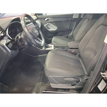 Audi Q3  SUV 2022,  1.5 benzyna, automat - Na sprzedaż za 99 300 zł - Swarzędz - zdjęcie 12