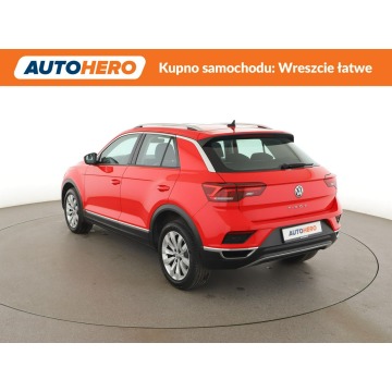 Volkswagen T-Roc  SUV 2019,  2.0 diesel, automat - Na sprzedaż za 65 300 zł - Warszawa - zdjęcie 4