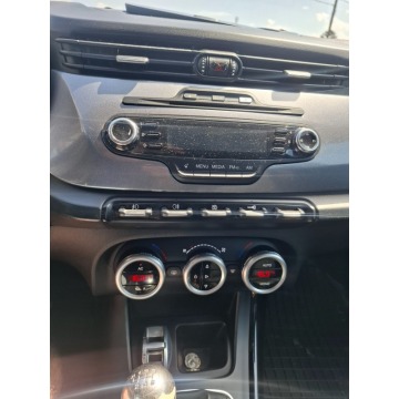 Alfa Romeo Giulietta  Hatchback 2011,  1.6 - Na sprzedaż za 9 800,00 zł - Malutkie - zdjęcie 7