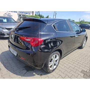 Alfa Romeo Giulietta  Hatchback 2011,  1.6 - Na sprzedaż za 9 800,00 zł - Malutkie - zdjęcie 4