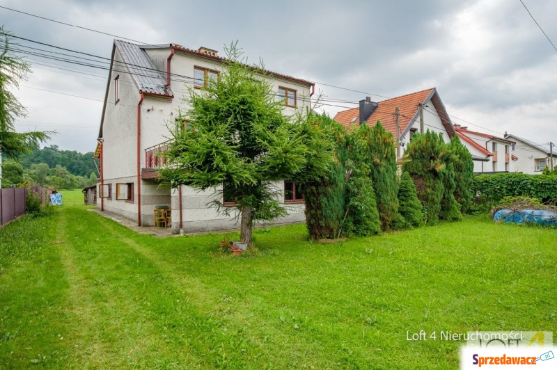 Przestronny dom z dużą działką - Domy na sprzedaż - Bogoniowice
