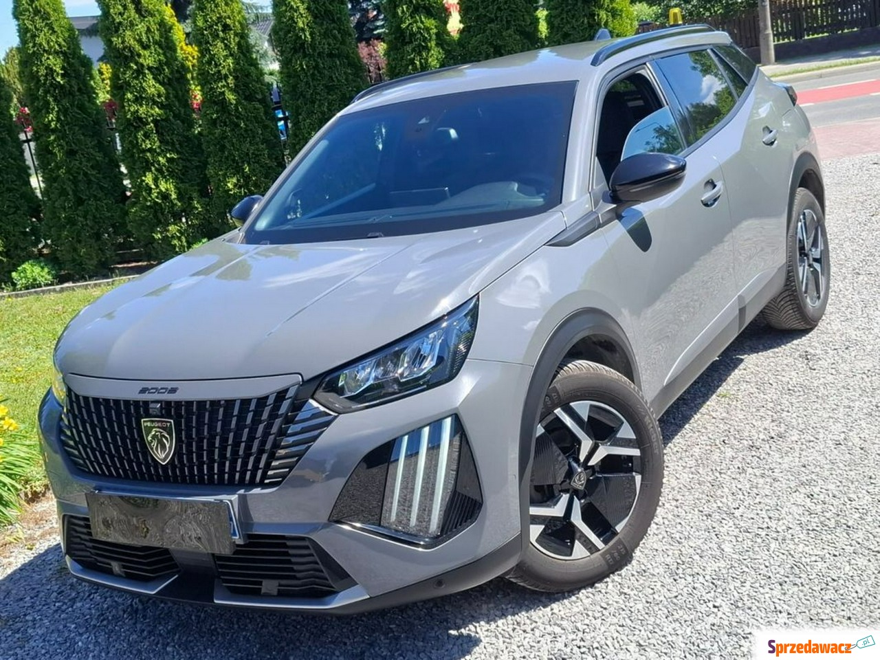 Elegancki Peugeot 2008 Benzyna-Manual