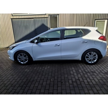 Kia Ceed  Hatchback 2013,  1.6 benzyna, automat - Na sprzedaż za 30 900 zł - Strzała - zdjęcie 4