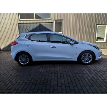Kia Ceed  Hatchback 2013,  1.6 benzyna, automat - Na sprzedaż za 30 900 zł - Strzała - zdjęcie 8