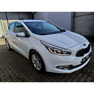 Kia Ceed  Hatchback 2013,  1.6 benzyna, automat - Na sprzedaż za 30 900 zł - Strzała - zdjęcie 9