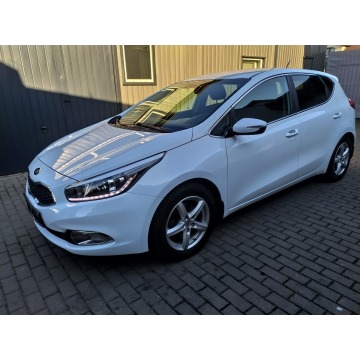 Kia Ceed  Hatchback 2014,  1.6 benzyna, automat - Na sprzedaż za 35 900 zł - Strzała - zdjęcie 3