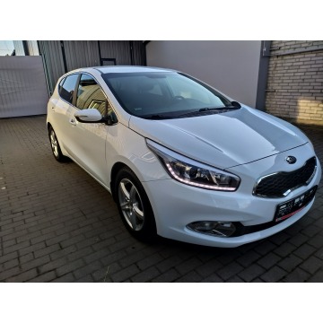 Kia Ceed  Hatchback 2014,  1.6 benzyna, automat - Na sprzedaż za 35 900 zł - Strzała - zdjęcie 9