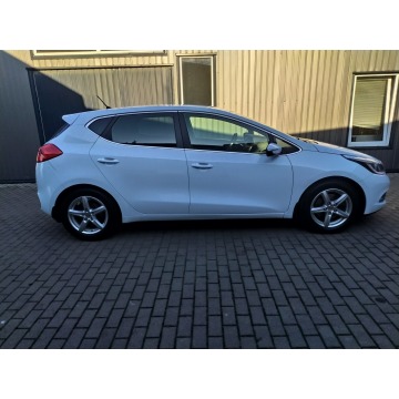 Kia Ceed  Hatchback 2014,  1.6 benzyna, automat - Na sprzedaż za 35 900 zł - Strzała - zdjęcie 8