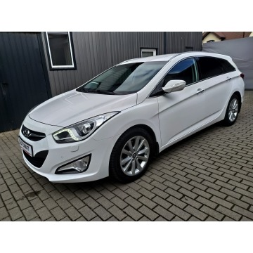 Hyundai i40  Kombi 2014,  2.0 benzyna, automat - Na sprzedaż za 36 900 zł - Strzała - zdjęcie 3