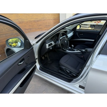 BMW Seria 3  Kombi 2010,  2.0 diesel - Na sprzedaż za 21 500 zł - Konradów - zdjęcie 7