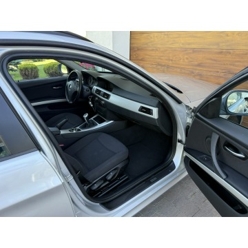 BMW Seria 3  Kombi 2010,  2.0 diesel - Na sprzedaż za 21 500 zł - Konradów - zdjęcie 8