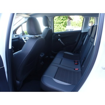 Peugeot 2008  Hatchback 2018,  1.2 benzyna - Na sprzedaż za 34 900 zł - Częstochowa - zdjęcie 11