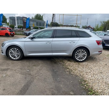Skoda Superb  Kombi 2019,  2.0 diesel, automat - Na sprzedaż za 69 900 zł - Kanie - zdjęcie 4