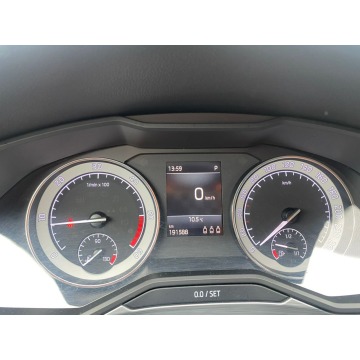 Skoda Superb  Kombi 2019,  2.0 diesel, automat - Na sprzedaż za 69 900 zł - Kanie - zdjęcie 11