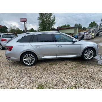 Skoda Superb  Kombi 2019,  2.0 diesel, automat - Na sprzedaż za 69 900 zł - Kanie - zdjęcie 8