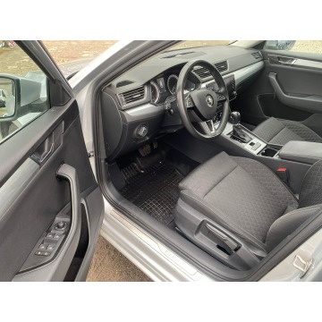 Skoda Superb  Kombi 2019,  2.0 diesel, automat - Na sprzedaż za 69 900 zł - Kanie - zdjęcie 9