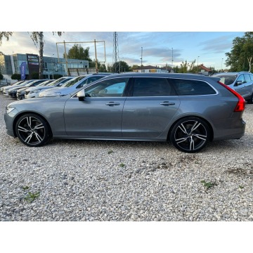 Volvo V90  Kombi 2019,  2.0 benzyna, automat - Na sprzedaż za 95 999 zł - Kanie - zdjęcie 8