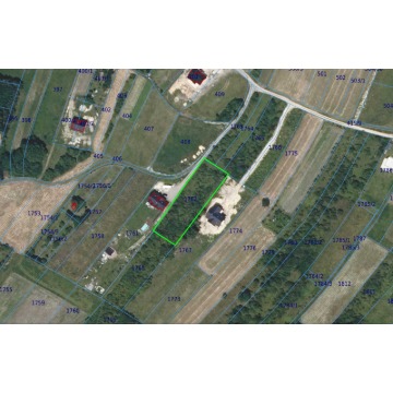Działki budowlane i rolne o powierzchni od 4 arów do 1,23 ha.