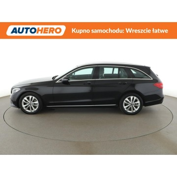 Mercedes - Benz C-klasa  Kombi 2019,  1.6 diesel, automat - Na sprzedaż za 65 600 zł - Warszawa - zdjęcie 2