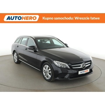 Mercedes - Benz C-klasa  Kombi 2019,  1.6 diesel, automat - Na sprzedaż za 65 600 zł - Warszawa - zdjęcie 10