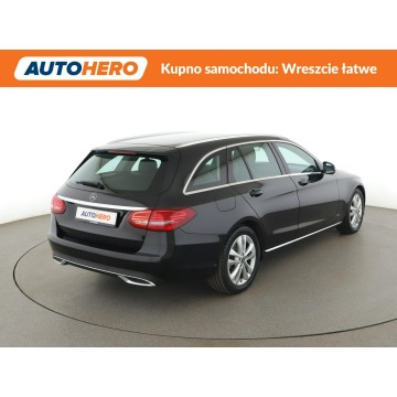 Mercedes - Benz C-klasa  Kombi 2019,  1.6 diesel, automat - Na sprzedaż za 65 600 zł - Warszawa - zdjęcie 7