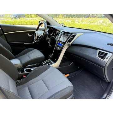 Hyundai i30  Kombi 2016,  1.6 diesel, automat - Na sprzedaż za 29 900 zł - Kutno - zdjęcie 10