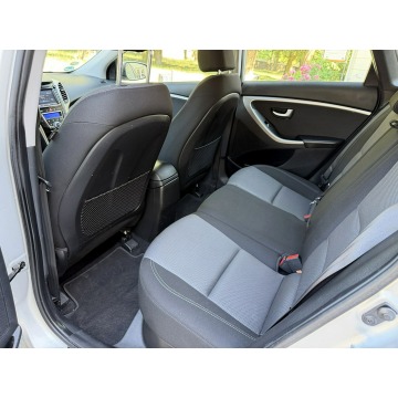 Hyundai i30  Kombi 2016,  1.6 diesel, automat - Na sprzedaż za 29 900 zł - Kutno - zdjęcie 12