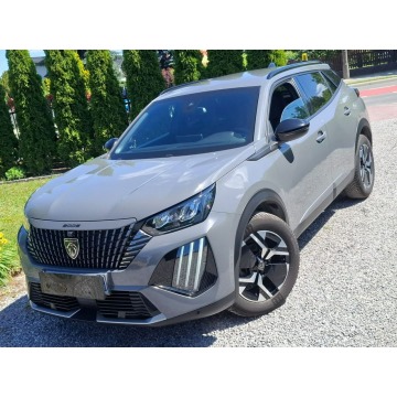 Elegancki Peugeot 2008 Benzyna-Manual