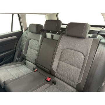 Volkswagen Passat  Kombi 2023,  2.0 diesel, automat - Na sprzedaż za 93 900 zł - Warszawa - zdjęcie 12