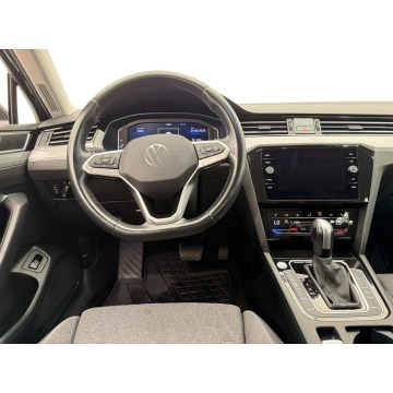Volkswagen Passat  Kombi 2023,  2.0 diesel, automat - Na sprzedaż za 93 900 zł - Warszawa - zdjęcie 9