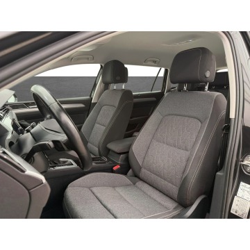 Volkswagen Passat  Kombi 2023,  2.0 diesel, automat - Na sprzedaż za 93 900 zł - Warszawa - zdjęcie 10