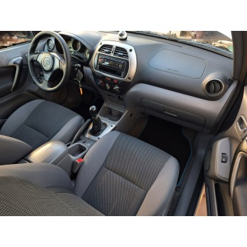 Toyota   Terenowy 2003,  2.0 benzyna - Na sprzedaż za 32 900 zł - Olsztyn - zdjęcie 9