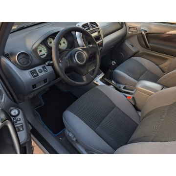 Toyota   Terenowy 2003,  2.0 benzyna - Na sprzedaż za 32 900 zł - Olsztyn - zdjęcie 10